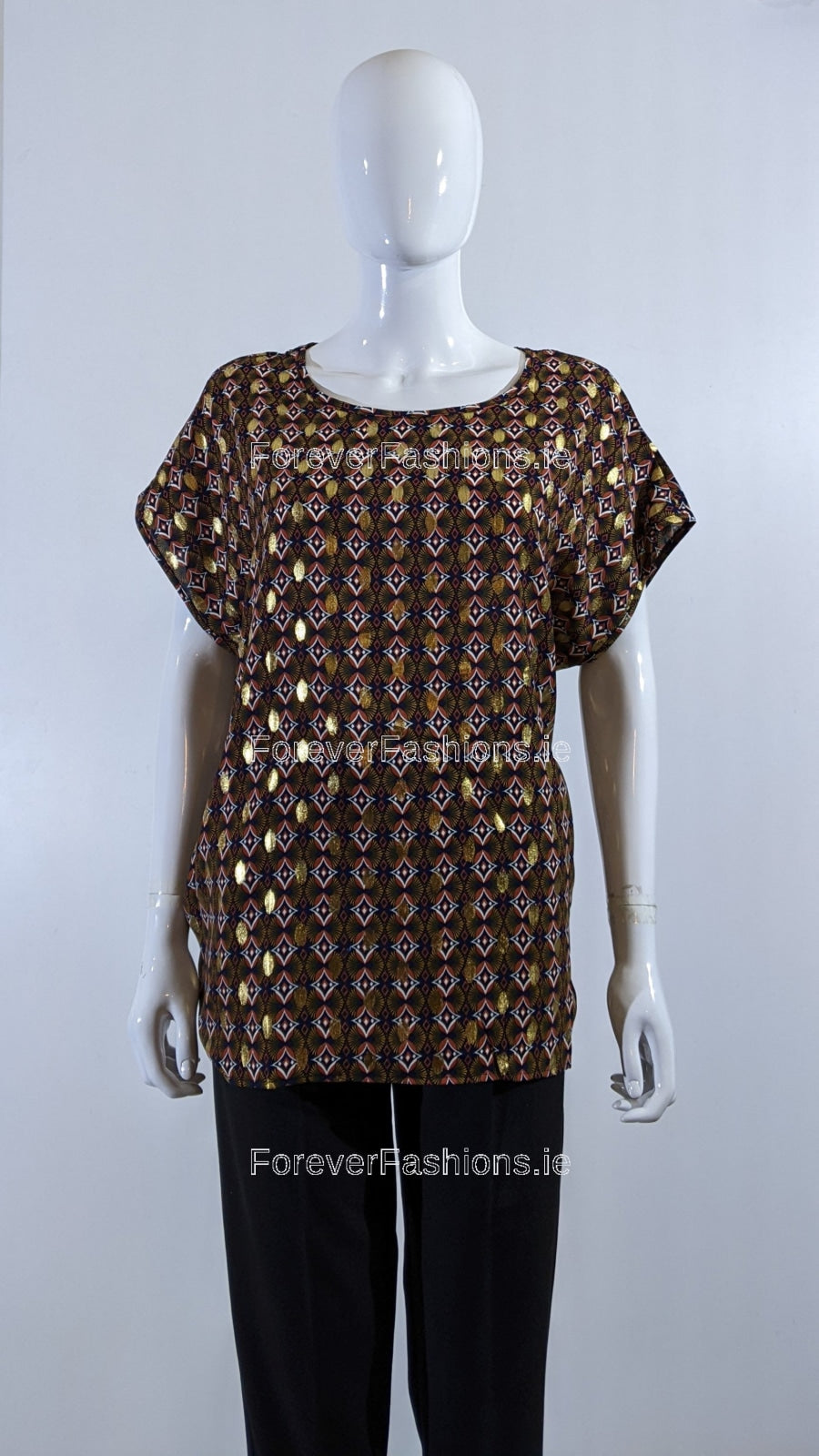 Wine Gold Detailed Pattern Top